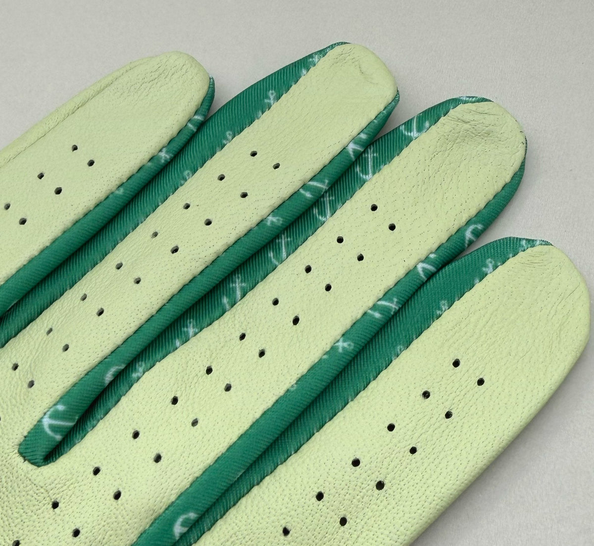 Seaport Serenity Golf Glove
